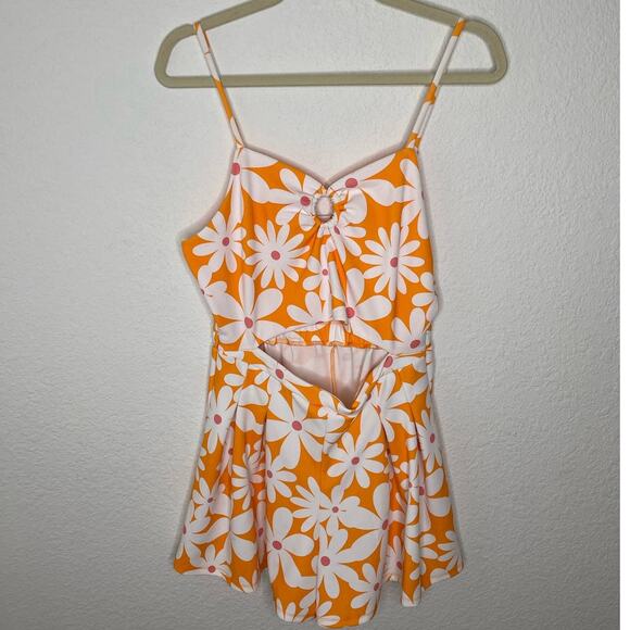 Madden NYC orange Floral Romper Stylish And Comfortable Women's size large - Picture 2 of 7